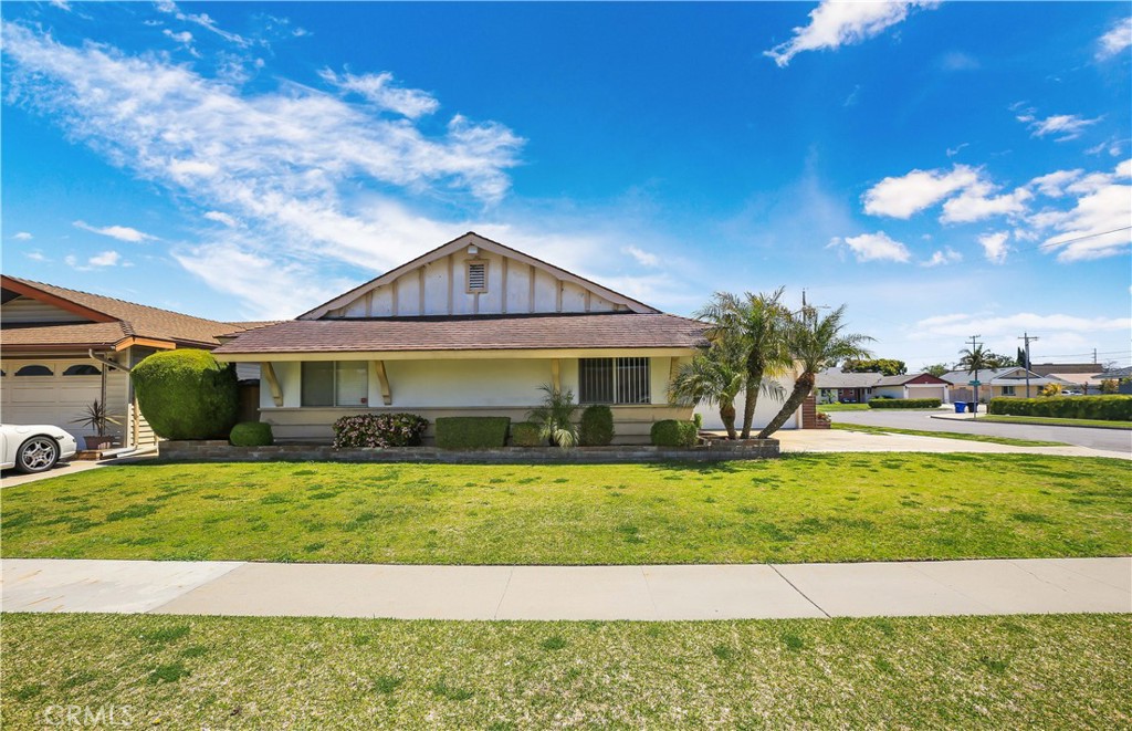 15902 King Circle Westminster, CA 92683 - Photo 43 of 43 a view of a house with a big yard