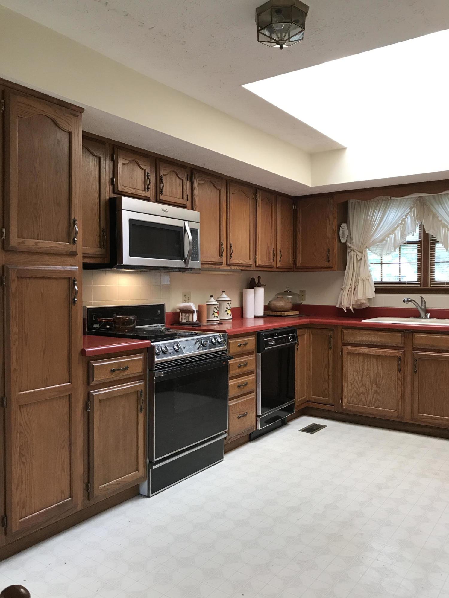 241 White Rock Road Jacksboro, TN 37757 - Photo 3 of 13 Kitchen
