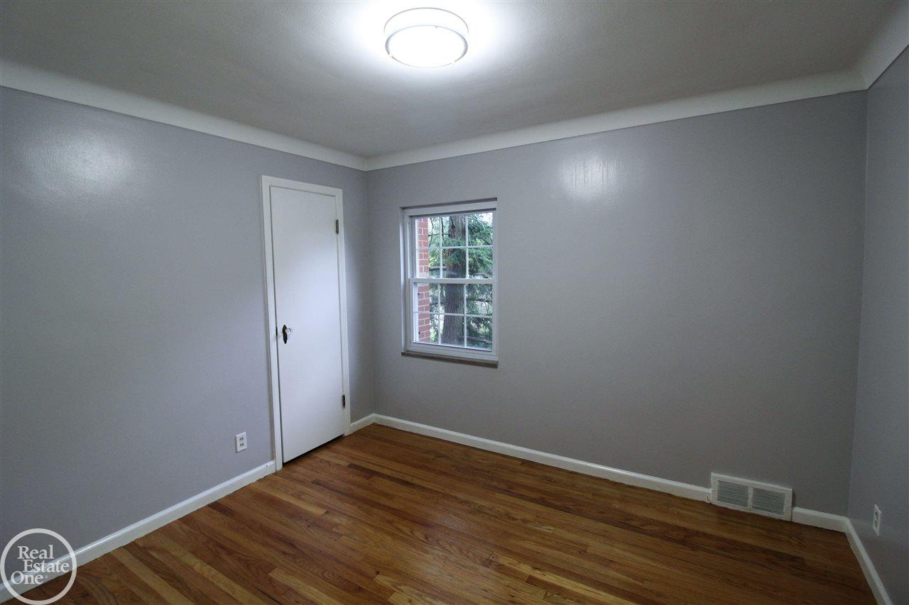 1500 North Renaud Road Grosse Pointe, MI 48236 - Photo 24 of 36 50057167-23.JPG