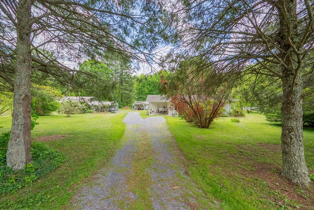 450 Stoney Battery Road Marion, VA 24354 - Photo 3 of 55 Gallery Image 3