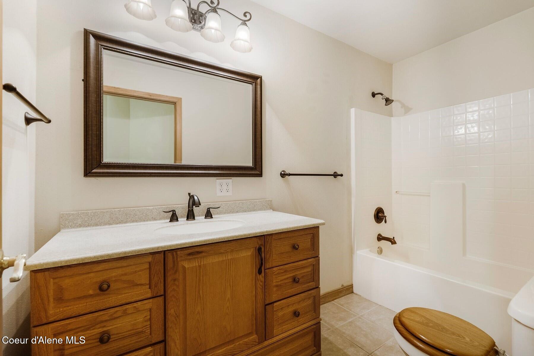 3009 Kelrose Lane Sandpoint, ID 83864 - Photo 15 of 25 Full Bath upstairs