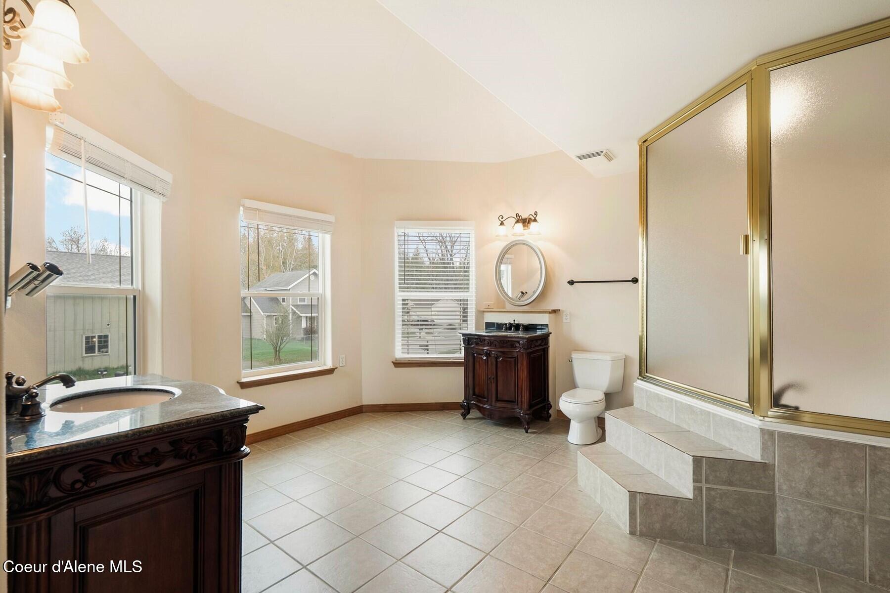 3009 Kelrose Lane Sandpoint, ID 83864 - Photo 17 of 25 Primary Bedroom En Suite