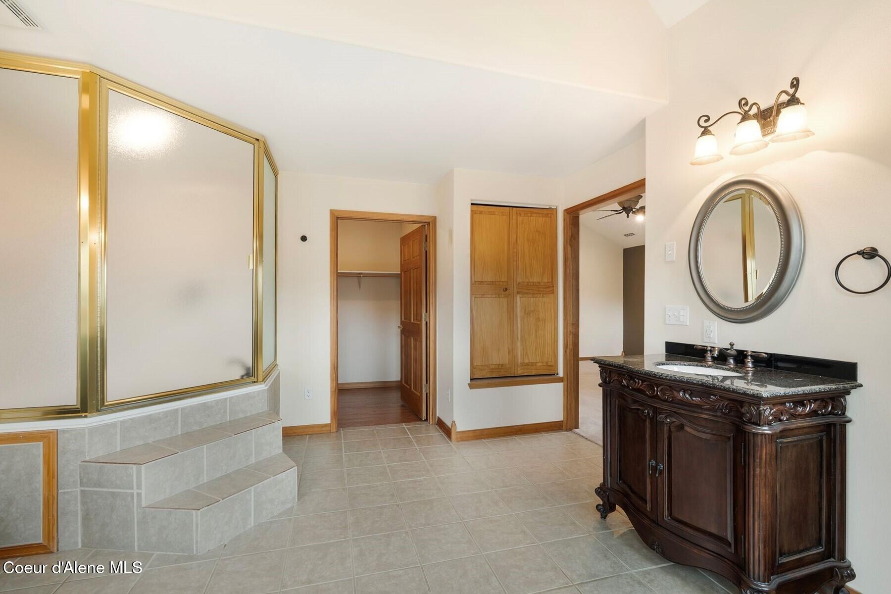 3009 Kelrose Lane Sandpoint, ID 83864 - Photo 18 of 25 Primary En Suite with Storage