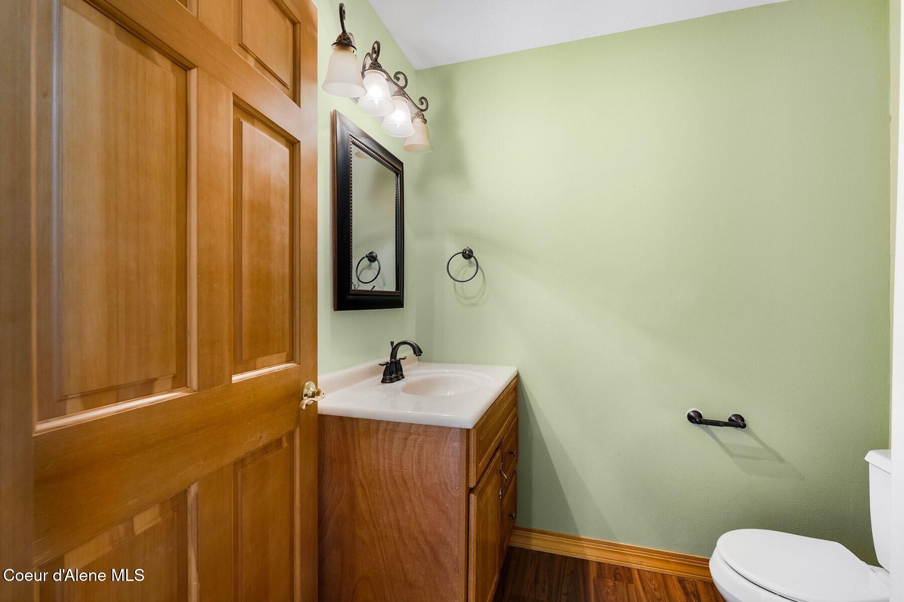 3009 Kelrose Lane Sandpoint, ID 83864 - Photo 21 of 25 Powder Room on the Main Floor