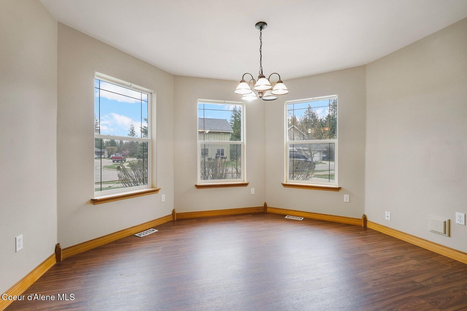 3009 Kelrose Lane Sandpoint, ID 83864 - Photo 5 of 25 Front Room