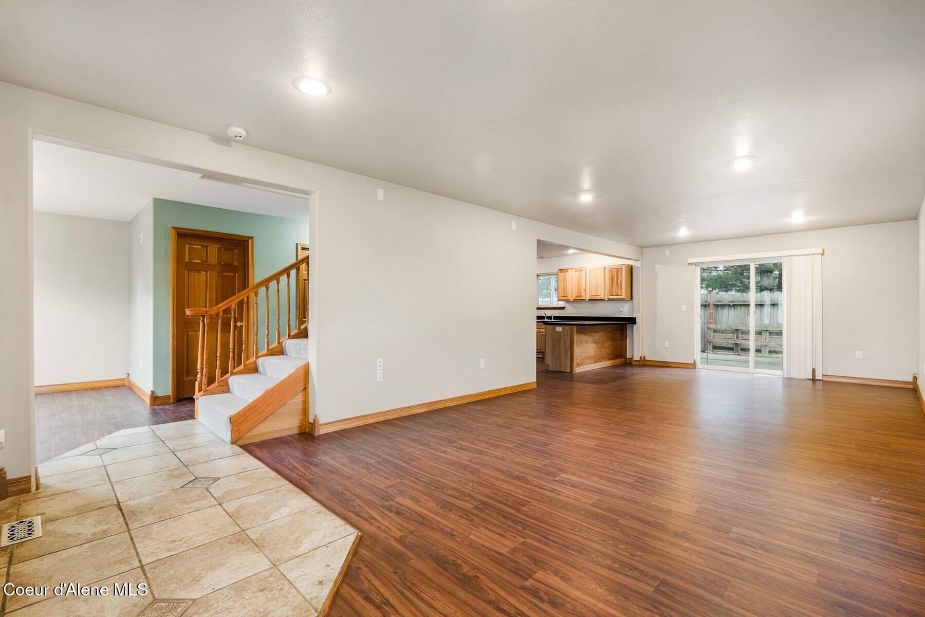 3009 Kelrose Lane Sandpoint, ID 83864 - Photo 9 of 25 _Enter the Home and Living Area