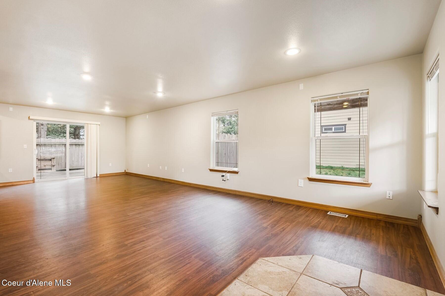 3009 Kelrose Lane Sandpoint, ID 83864 - Photo 10 of 25 Large Living Space