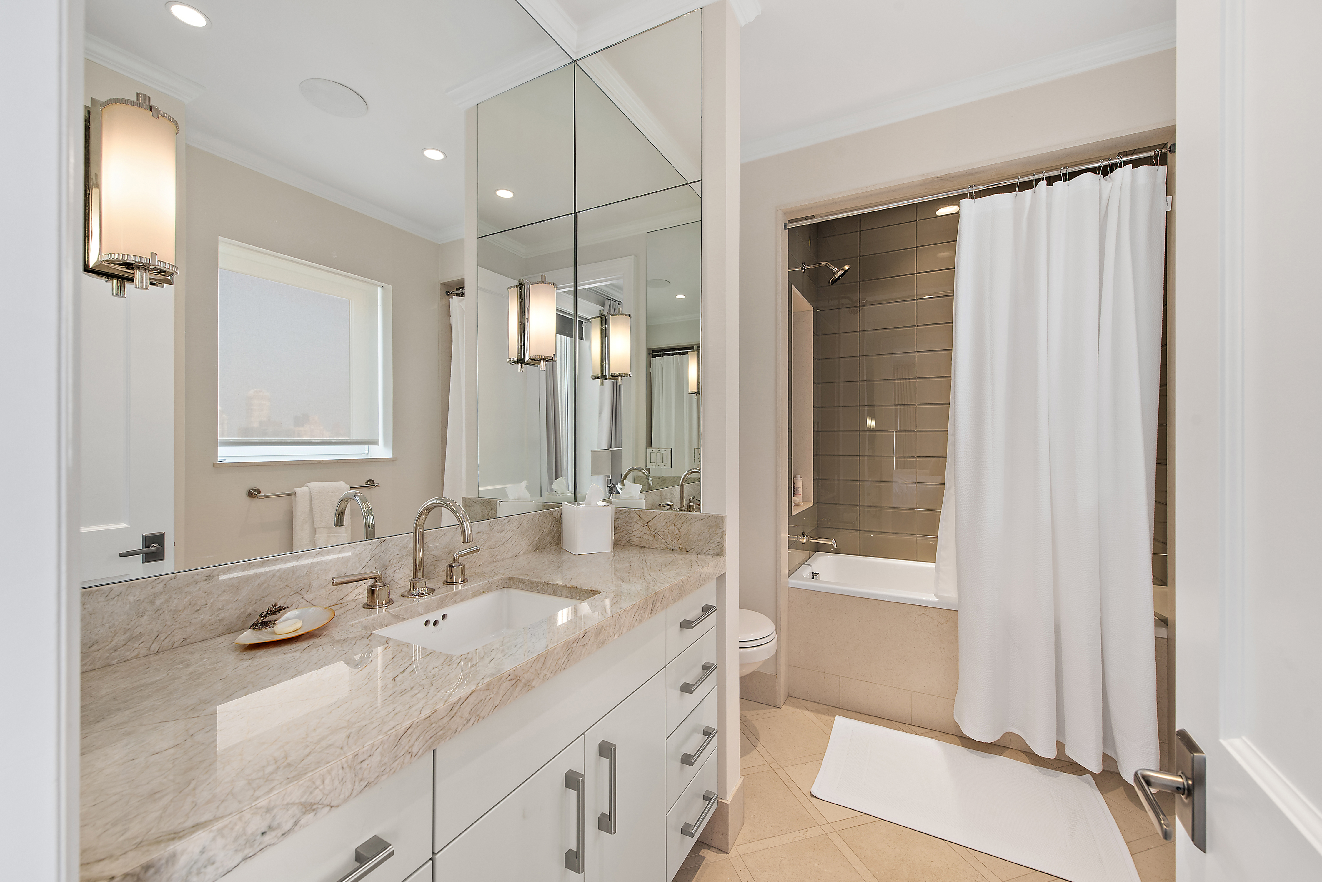 150 Central Park South, Unit 2501 Manhattan, NY 10019 - Photo 14 of 17