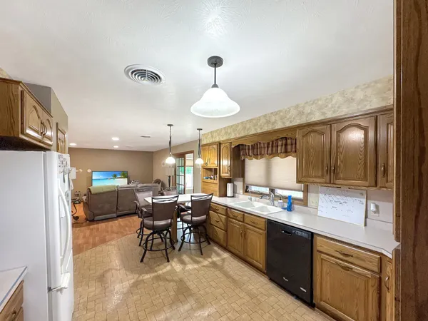 $310,000 | 3033 Redwood Avenue, Slayton, MN 56172