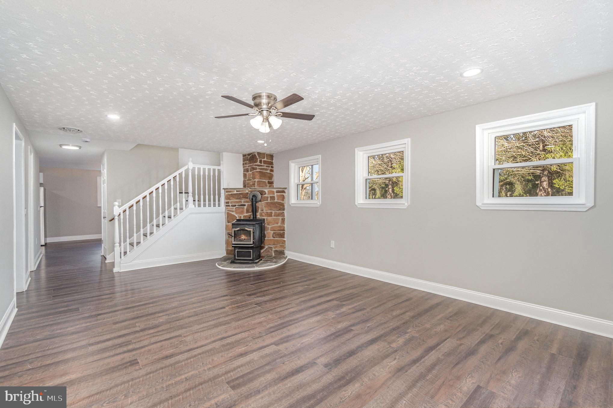 987 Harney Road Littlestown, PA 17340 - Photo 3 of 27