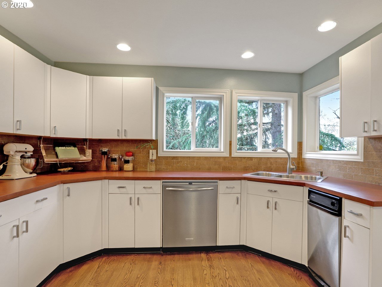 4831 Southwest Hamilton Street Portland, OR 97221 - Photo 10 of 26 Gallery Image 10