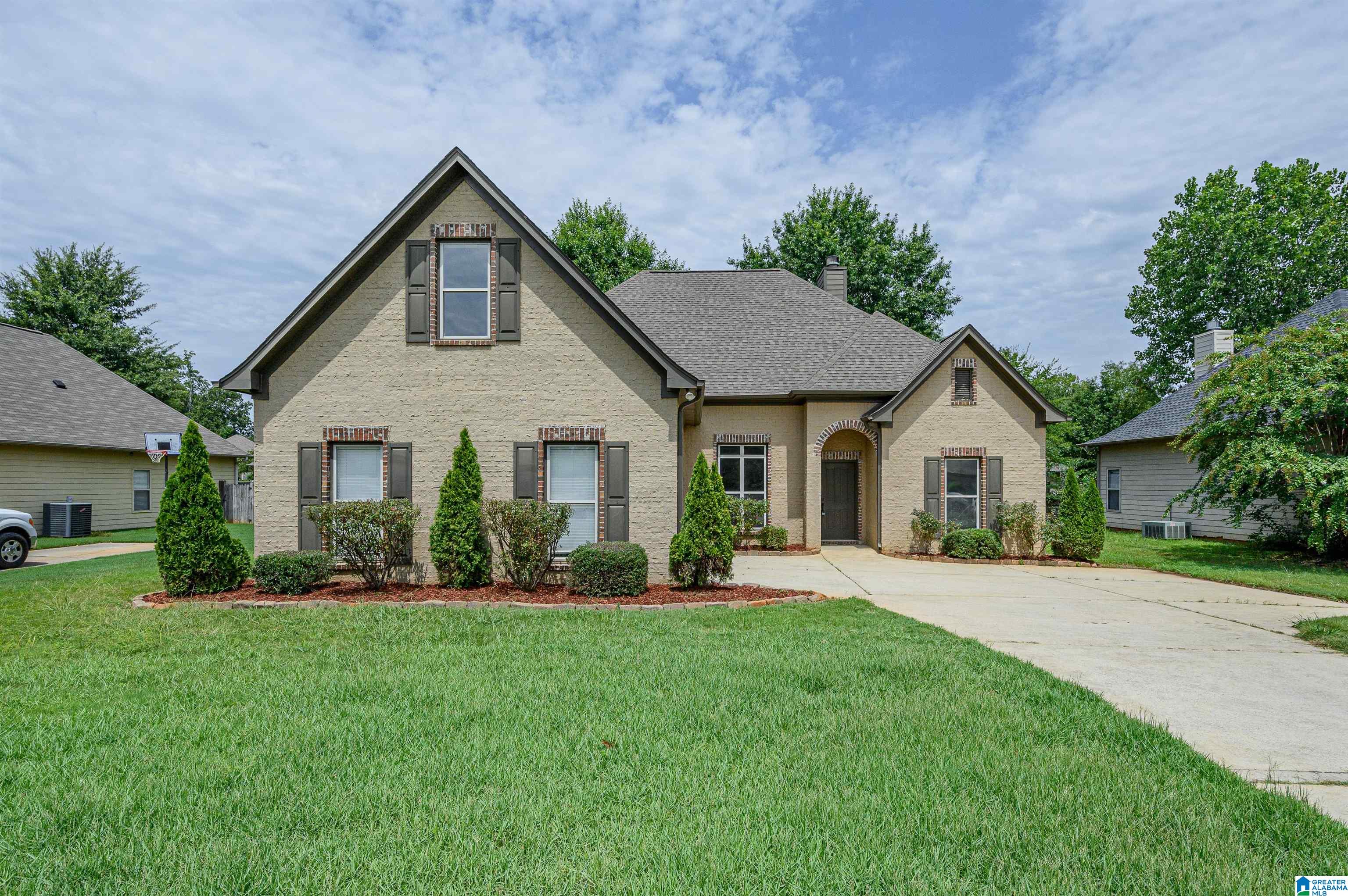 688 Barkley Circle Alabaster, AL 35007 - Photo 2 of 34