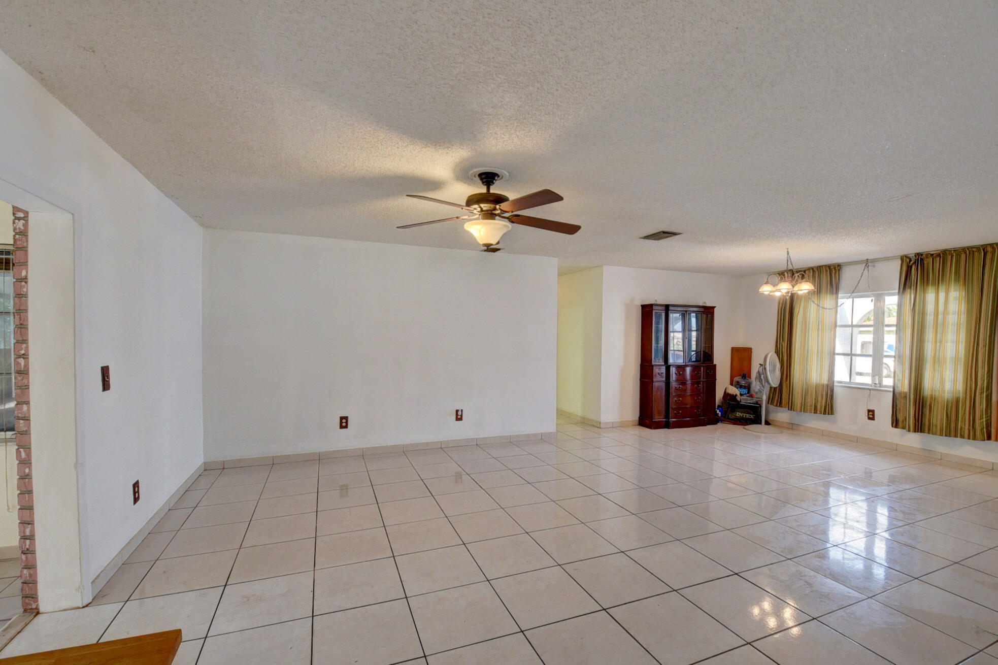 10730 Eureka Street Boca Raton, FL 33428 - Photo 8 of 32 08_ebf_6094_5_6_7_8