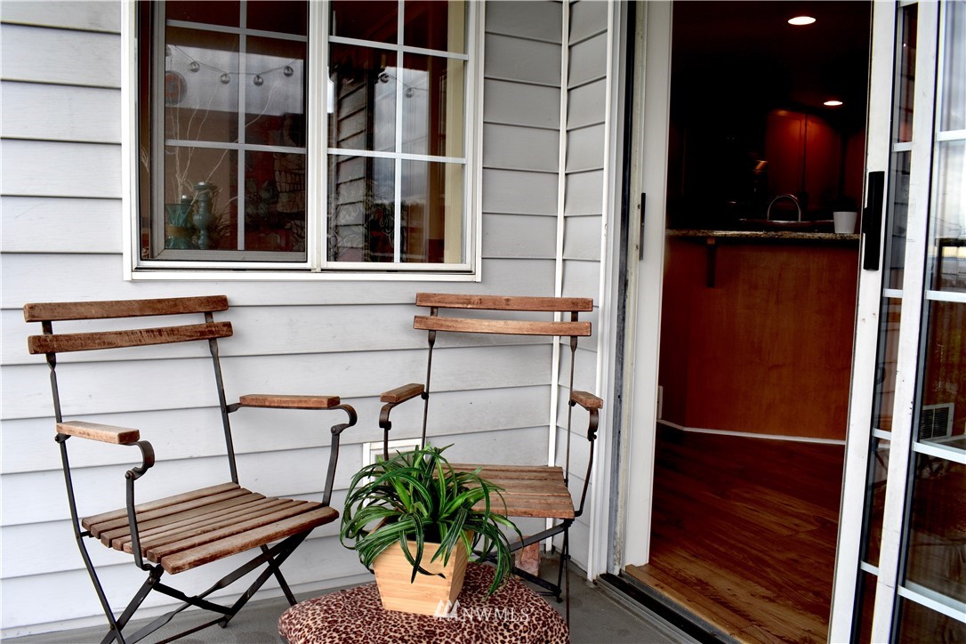 2605 Rucker Avenue, Unit 201 Everett, WA 98201 - Photo 4 of 23