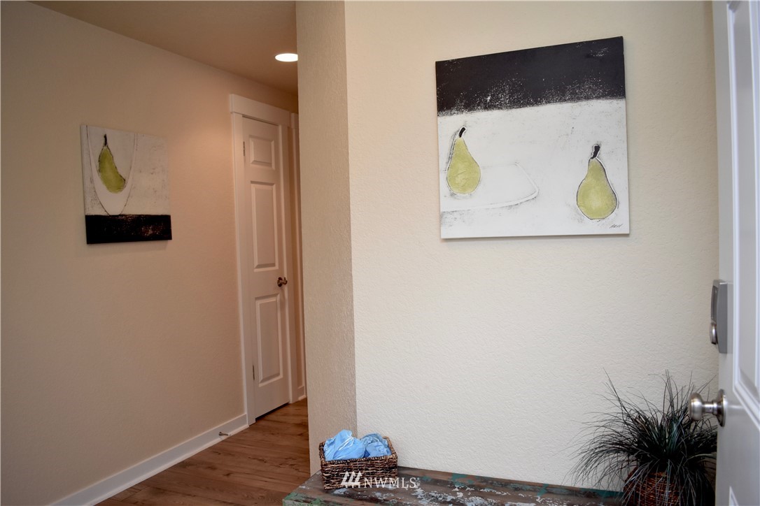 2605 Rucker Avenue, Unit 201 Everett, WA 98201 - Photo 6 of 23