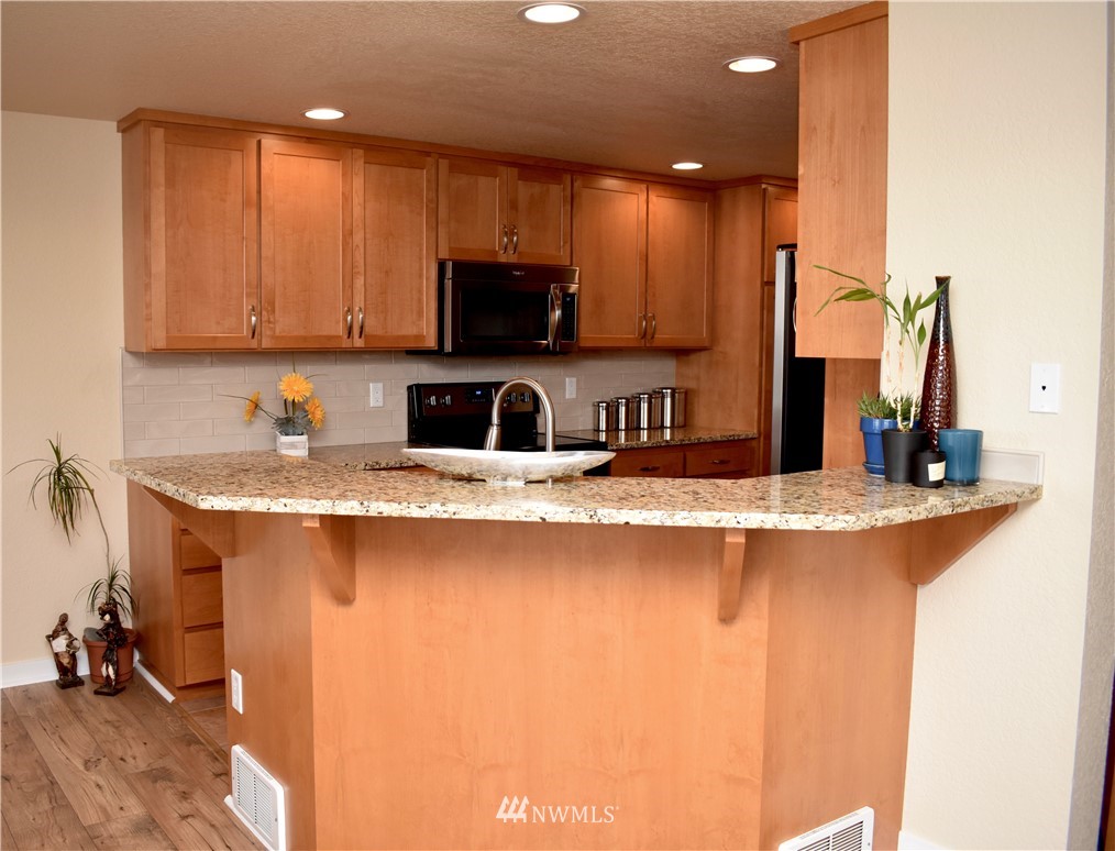 2605 Rucker Avenue, Unit 201 Everett, WA 98201 - Photo 7 of 23