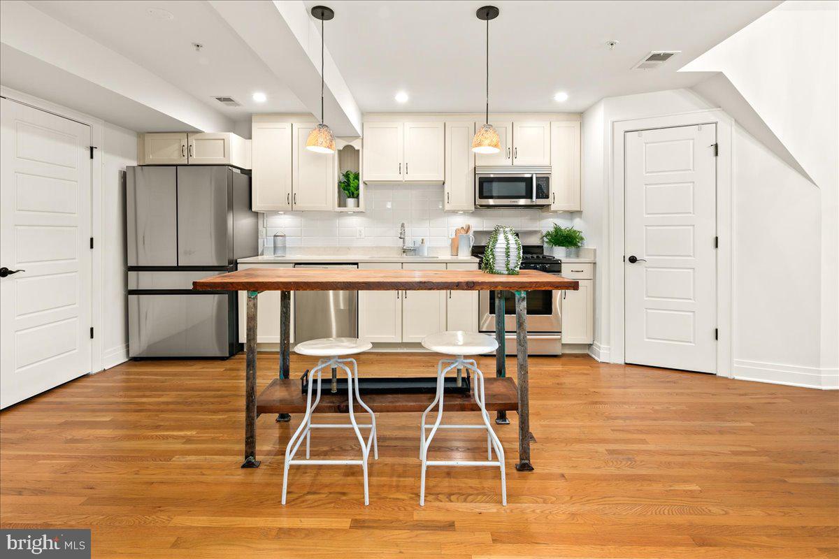 1109 M Street Northwest, Unit 11 Washington, DC 20005 - Photo 12 of 37