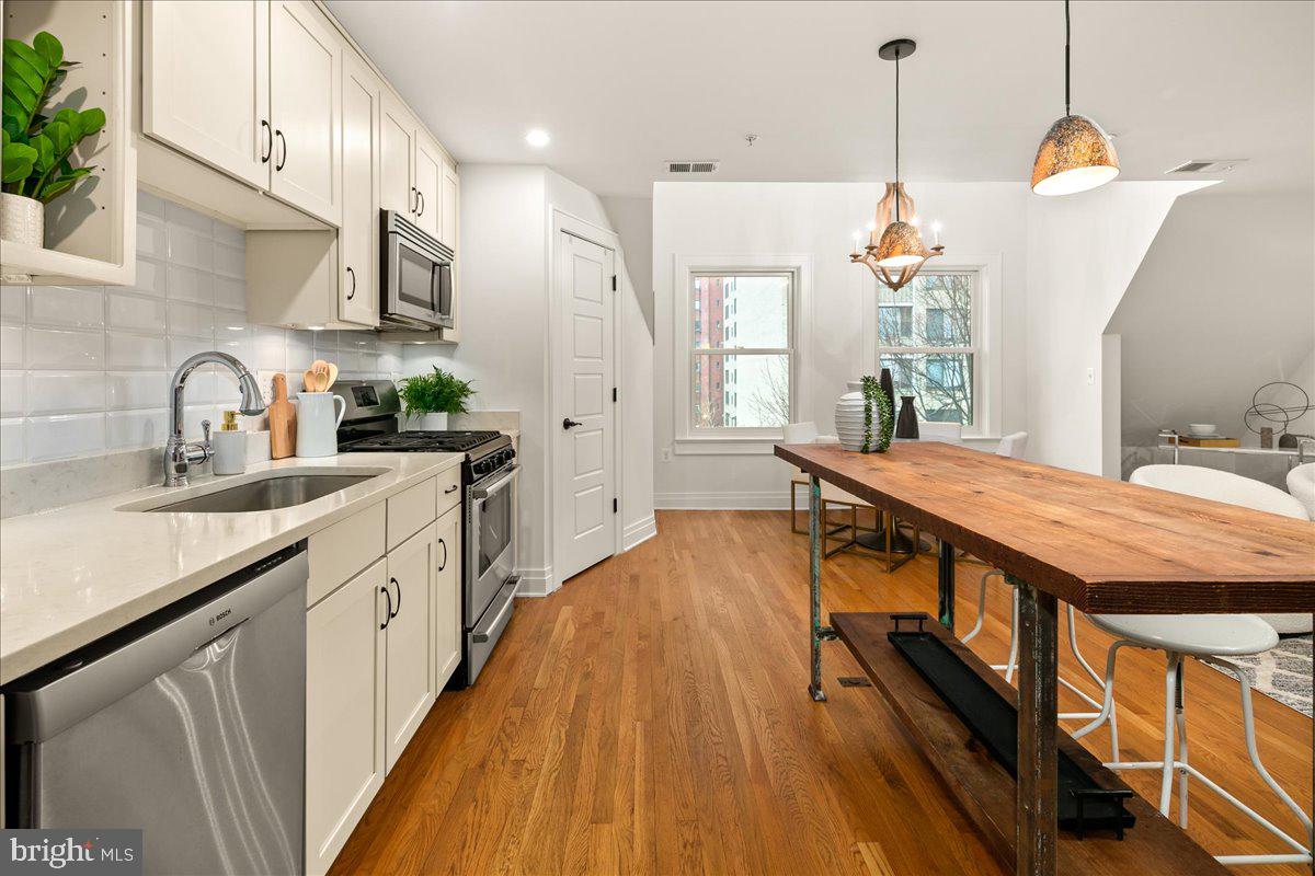 1109 M Street Northwest, Unit 11 Washington, DC 20005 - Photo 14 of 37