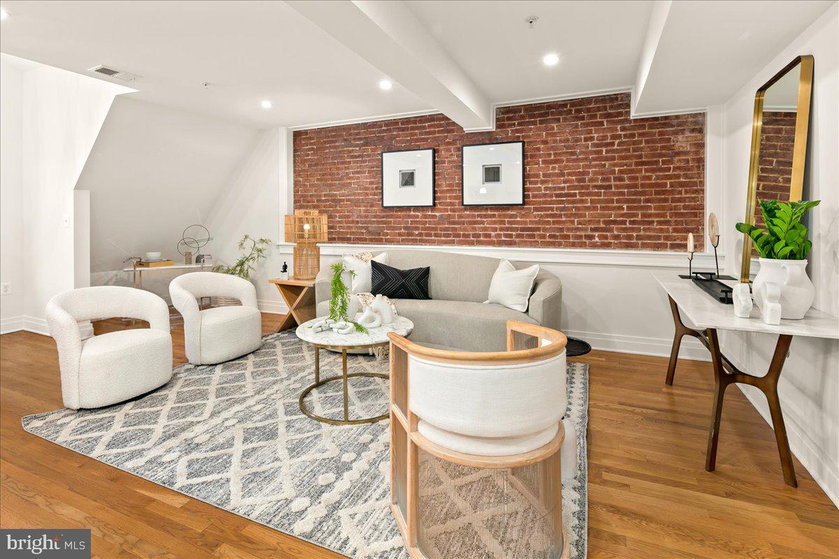 1109 M Street Northwest, Unit 11 Washington, DC 20005 - Photo 2 of 37