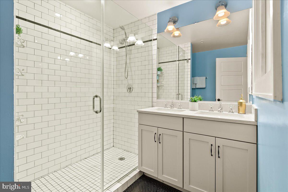 1109 M Street Northwest, Unit 11 Washington, DC 20005 - Photo 33 of 37