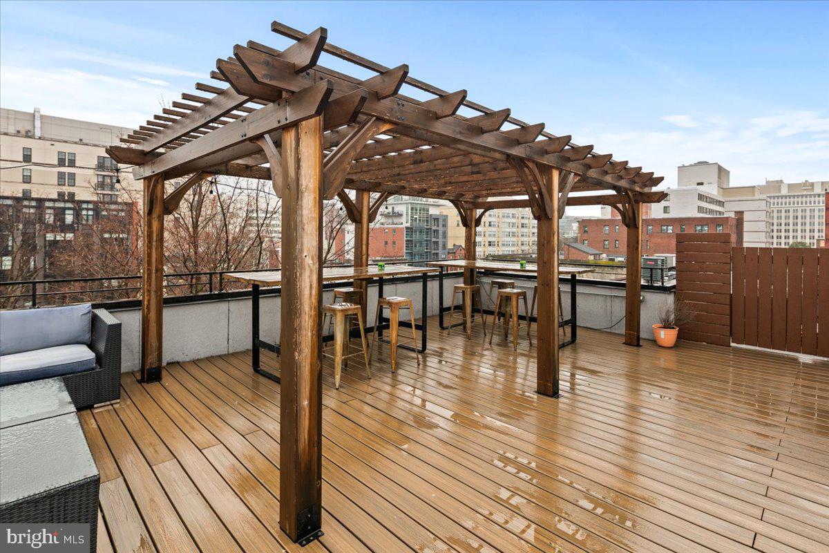 1109 M Street Northwest, Unit 11 Washington, DC 20005 - Photo 35 of 37