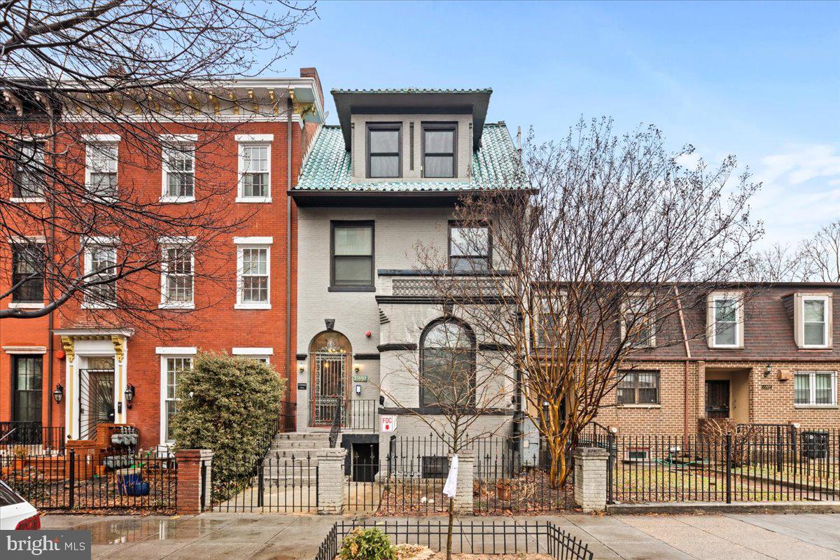 1109 M Street Northwest, Unit 11 Washington, DC 20005 - Photo 36 of 37