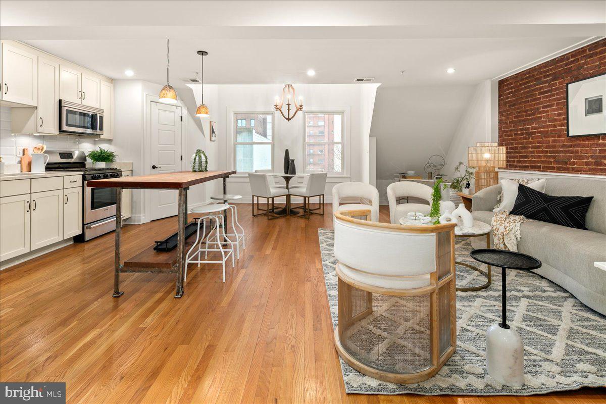 1109 M Street Northwest, Unit 11 Washington, DC 20005 - Photo 4 of 37