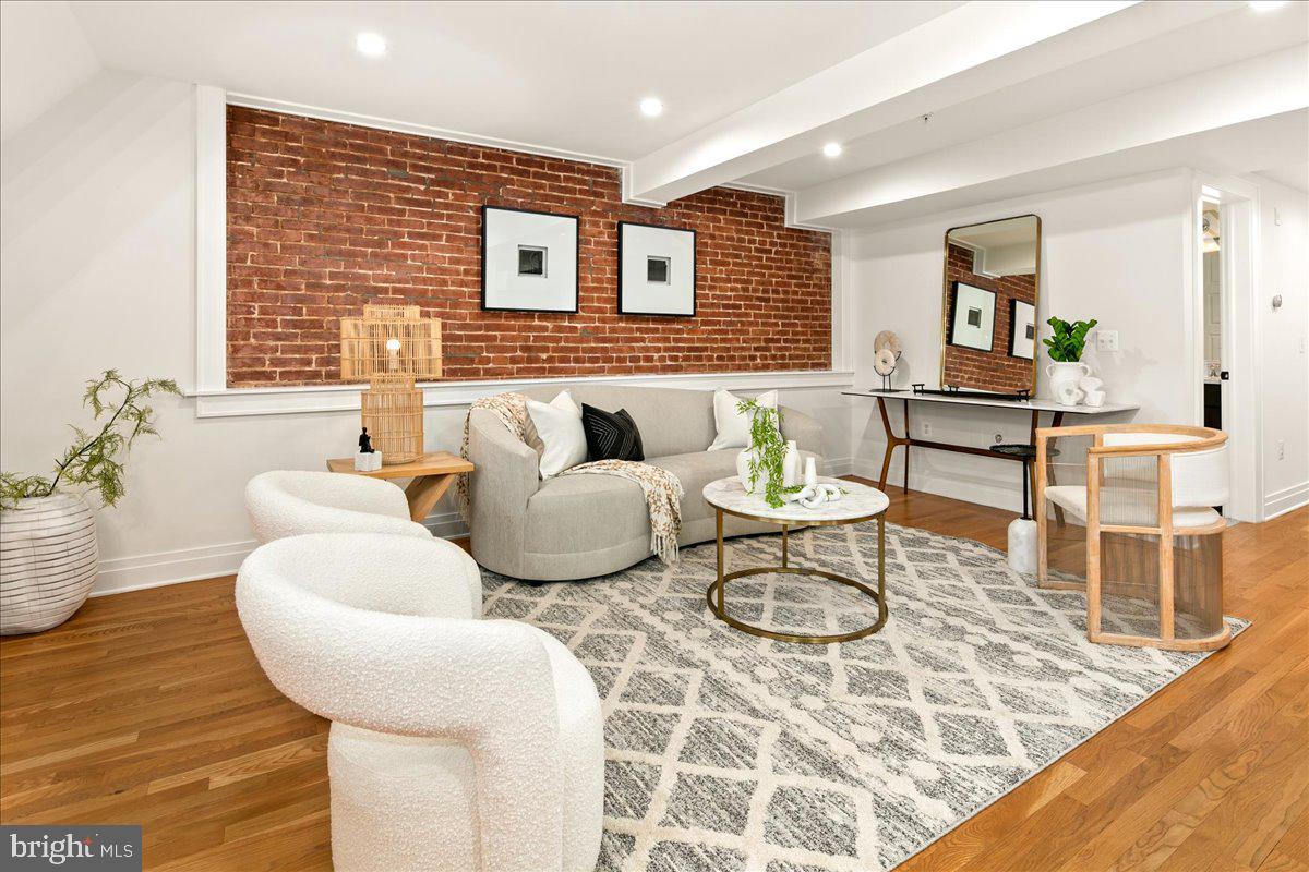 1109 M Street Northwest, Unit 11 Washington, DC 20005 - Photo 5 of 37