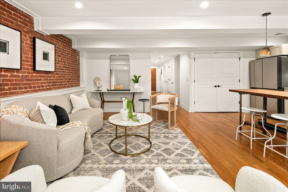 1109 M Street Northwest, Unit 11 Washington, DC 20005 - Photo 8 of 37