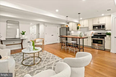 $899,900 | 1109 M Street Northwest, Unit 11, Washington, DC 20005