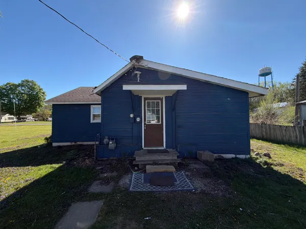$109,990 | 321 South Rice Street, Kasota, MN 56050