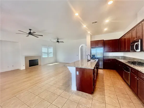 $3,295 | 77184 California Drive, Palm Desert, CA 92211