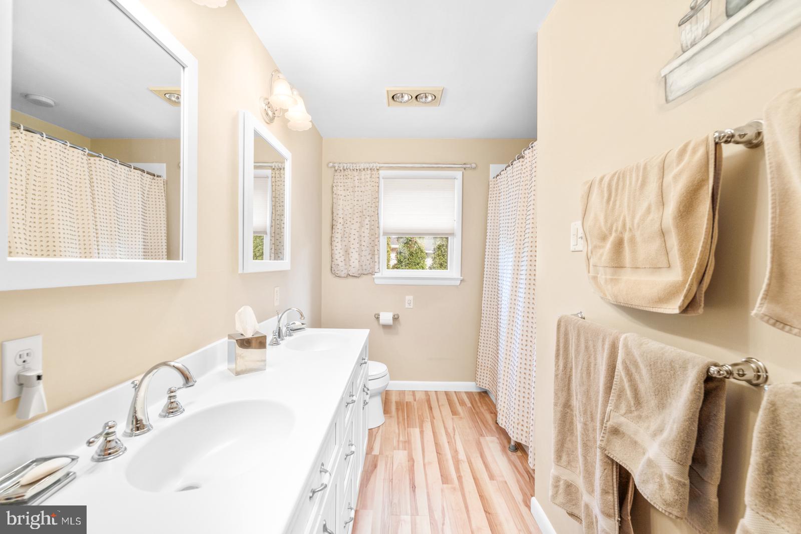 1410 Kutz Drive Pottstown, PA 19465 - Photo 24 of 41 Full Bathroom