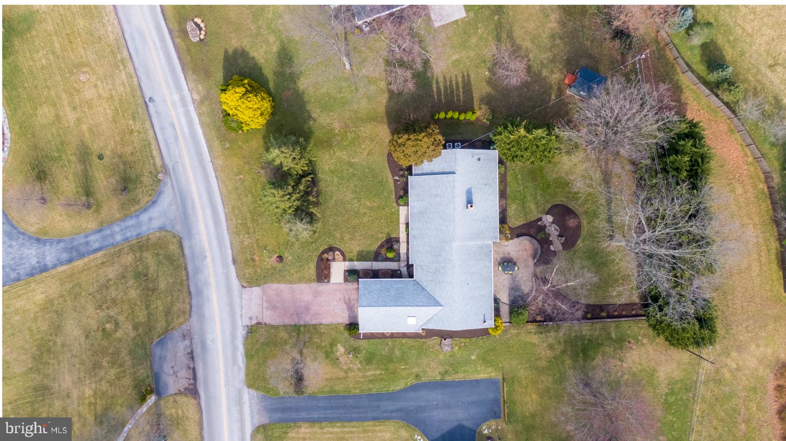 1410 Kutz Drive Pottstown, PA 19465 - Photo 3 of 41