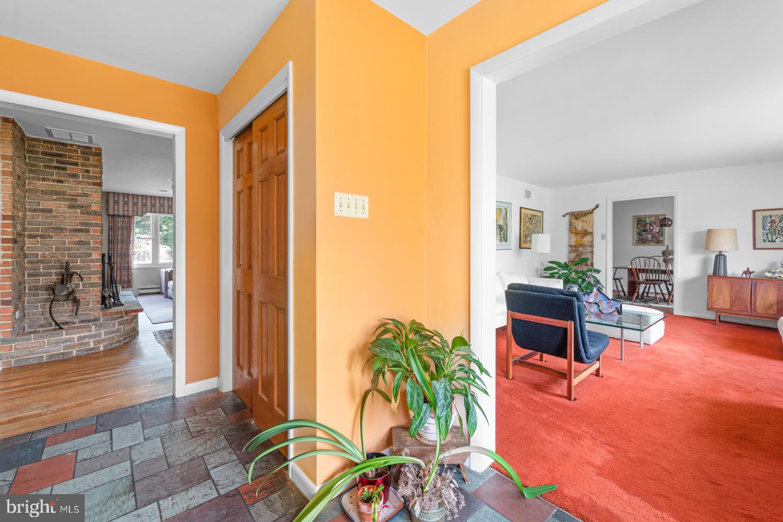 1410 Kutz Drive Pottstown, PA 19465 - Photo 4 of 41 Foyer from the main entrance