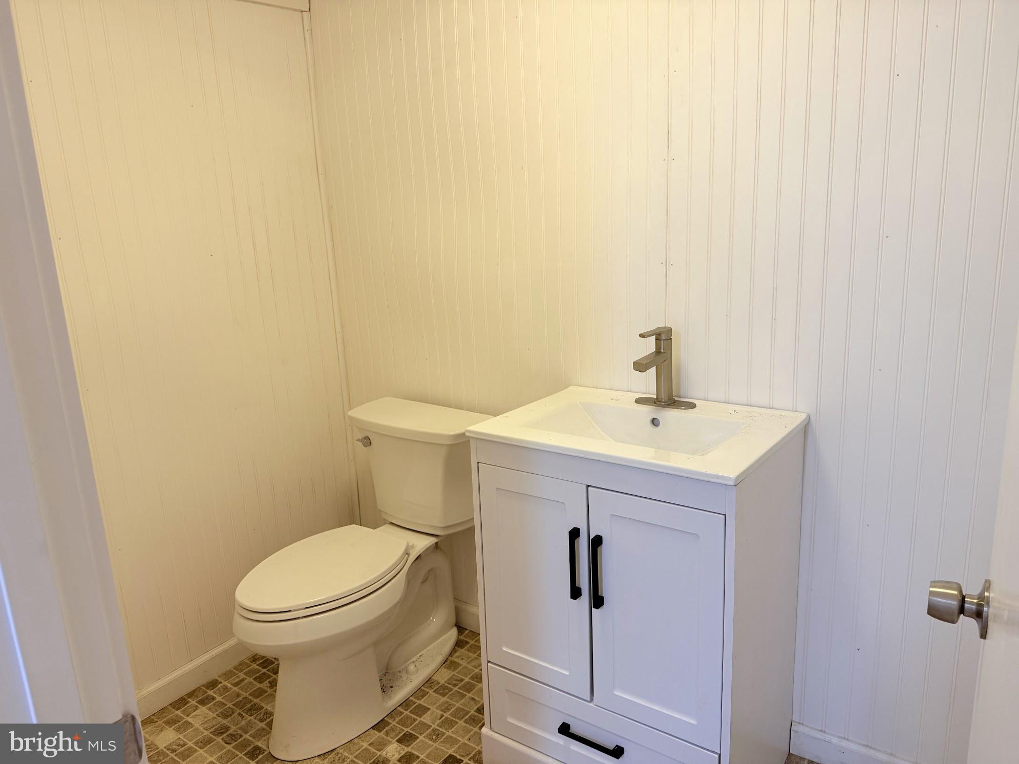1 Central Avenue Ridgely, MD 21660 - Photo 6 of 23 1/2 Bathroom