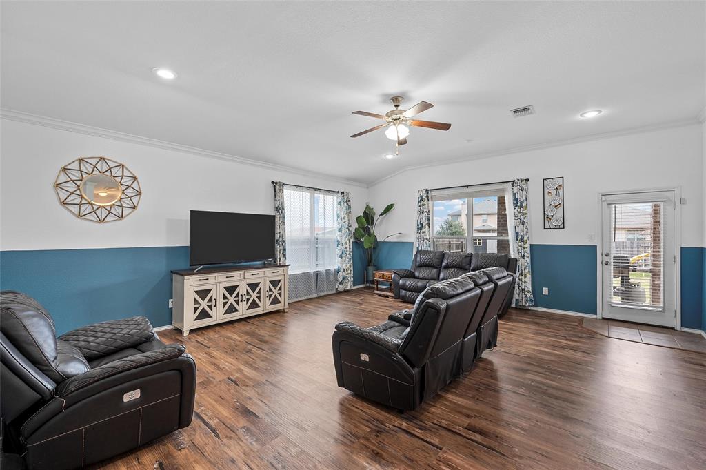 9945 Caney Creek Drive Waco, TX 76708 - Photo 6 of 35