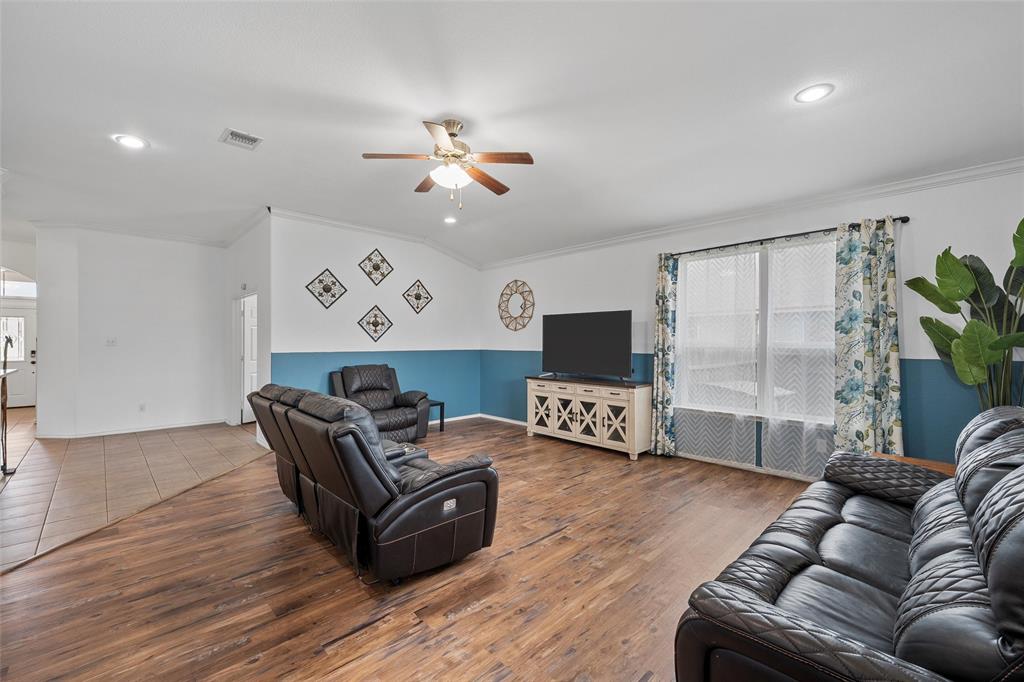 9945 Caney Creek Drive Waco, TX 76708 - Photo 7 of 35