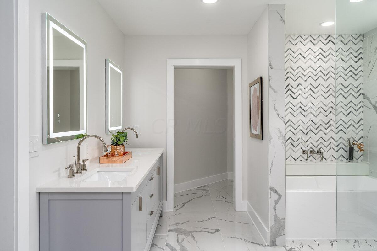 4130 Daventry Road Upper Arlington, OH 43220 - Photo 20 of 47 Entry Level Bathroom Suite