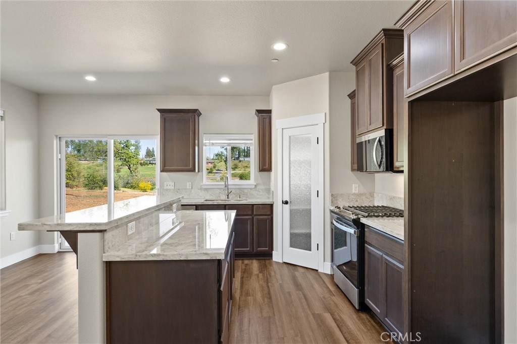 1436 Wolf Lane Paradise, CA 95969 - Photo 11 of 27 MODEL HOME - Finishes may differ.