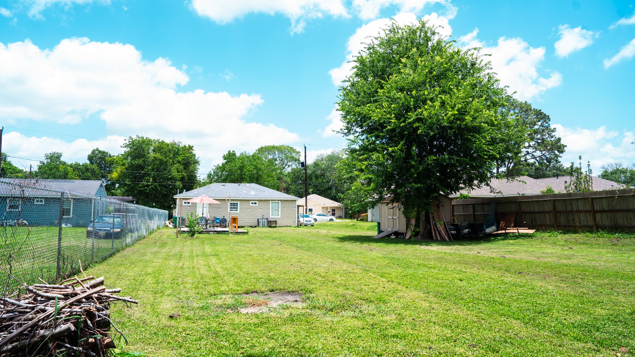 5242 Carmen Street Houston, TX 77033 - Photo 4 of 10 What would you do with all this space?