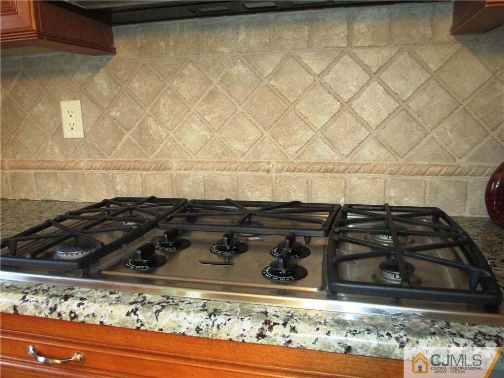 33 Boston Post Road East Brunswick, NJ 08816 - Photo 11 of 24 Gallery Image 11