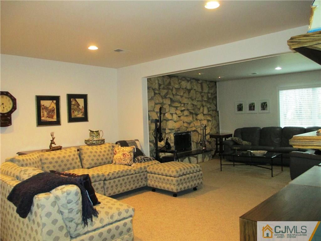 33 Boston Post Road East Brunswick, NJ 08816 - Photo 6 of 24 Gallery Image 6