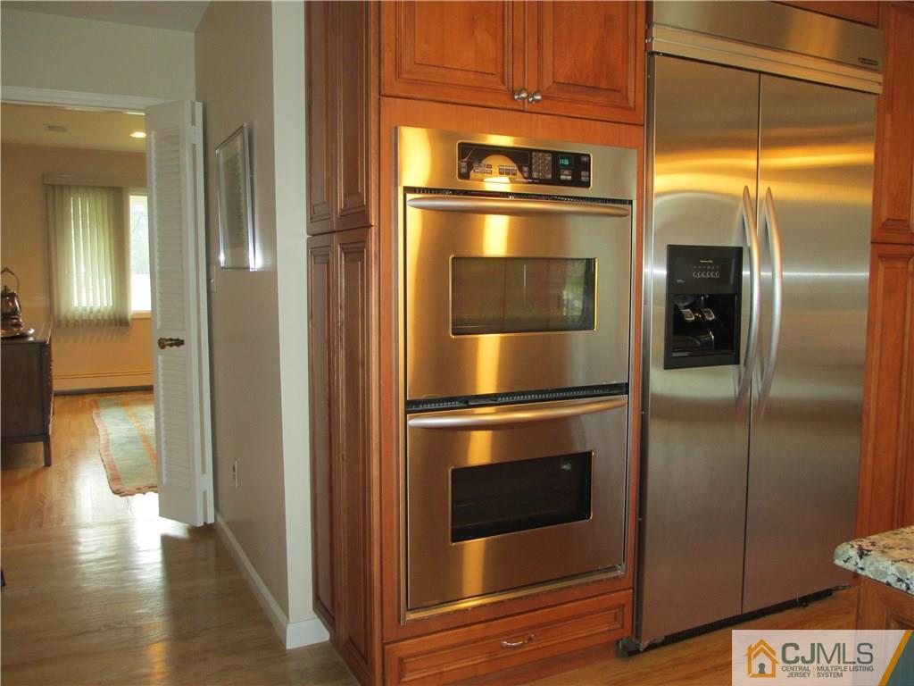 33 Boston Post Road East Brunswick, NJ 08816 - Photo 10 of 24 Gallery Image 10
