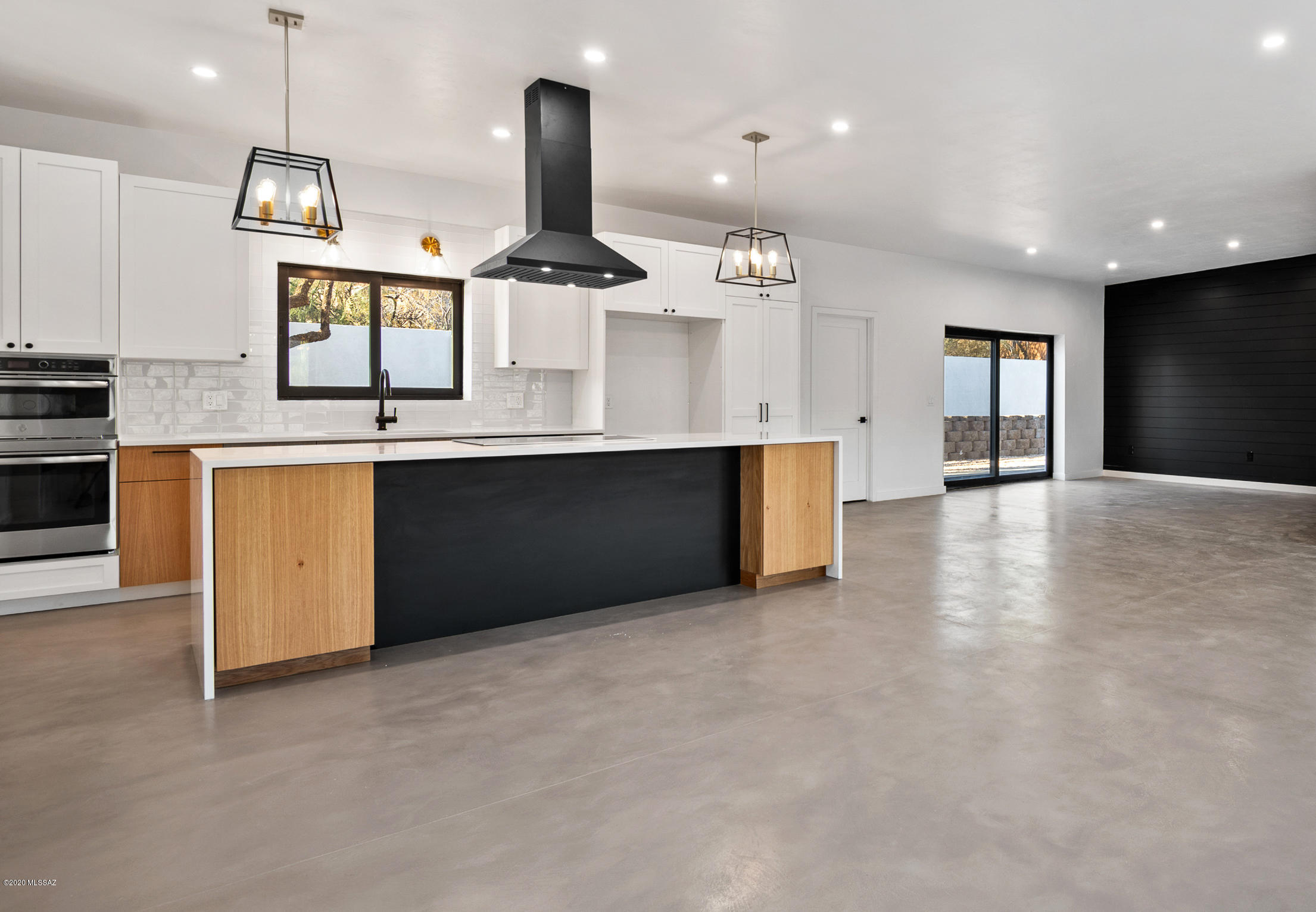 8250 East Rockgate Road Tucson, AZ 85750 - Photo 2 of 46