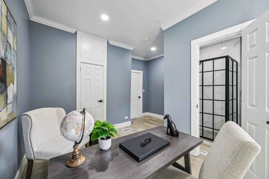 1504 Hardin Avenue Atlanta, GA 30337 - Photo 27 of 50 a living room with furniture