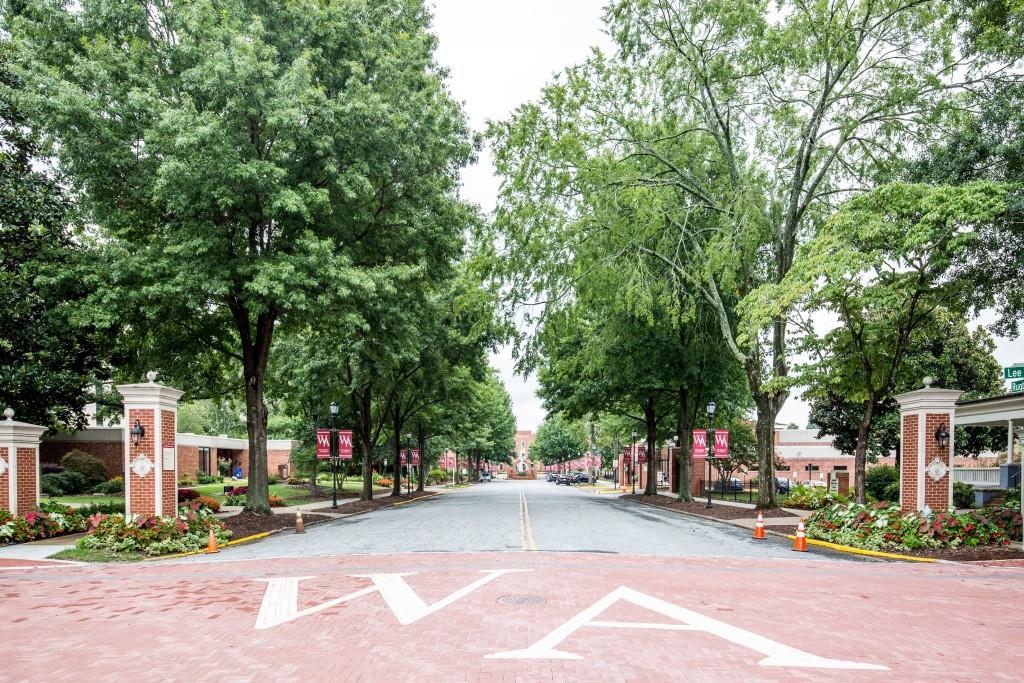 1504 Hardin Avenue Atlanta, GA 30337 - Photo 47 of 50 a view of road and trees