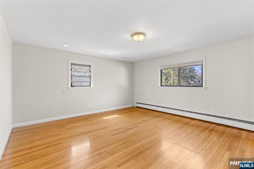 239 Burnside Place Ridgewood, NJ 07450 - Photo 11 of 28