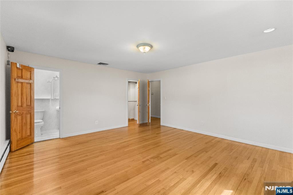 239 Burnside Place Ridgewood, NJ 07450 - Photo 12 of 28
