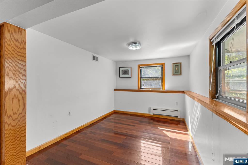 239 Burnside Place Ridgewood, NJ 07450 - Photo 23 of 28